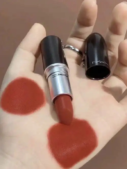 唇釉里有颗粒状的东西是什么