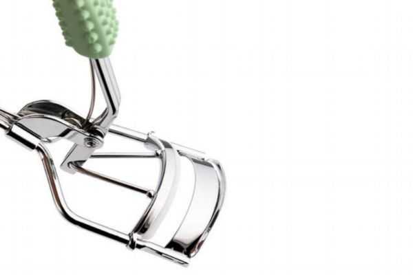 名创优品睫毛夹好用吗 名创优品睫毛夹的正确用法