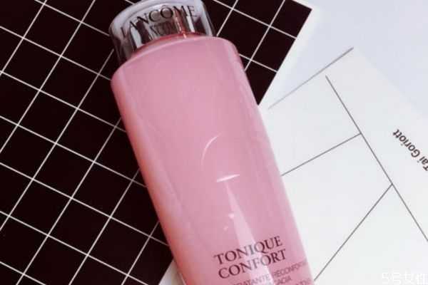 兰蔻的大粉水用了要卸妆吗?兰蔻粉水和普通水有什么区别 兰蔻的大粉水用了要卸妆吗?兰蔻粉水和普通水有什么区别