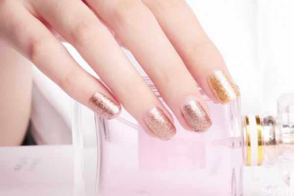 芭比胶美甲是什么？芭比胶和美甲胶区别