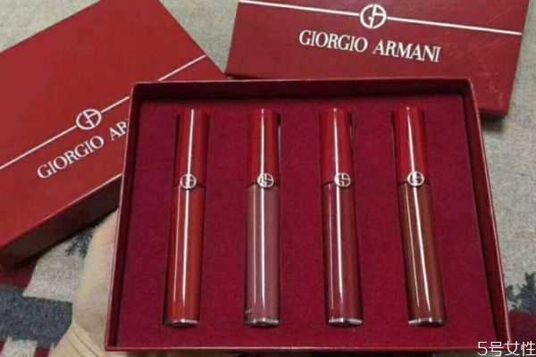 阿玛尼唇釉都有小蛮腰吗?阿玛尼红管唇釉的正品特征 阿玛尼唇釉都有小蛮腰吗?阿玛尼红管唇釉的正品特征