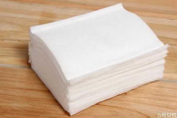 化妆棉需要先用水打湿用吗？化妆棉要打湿用吗