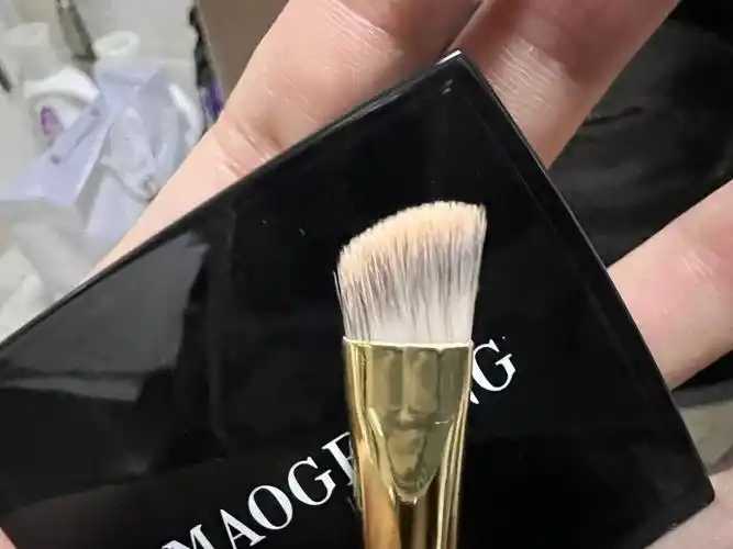 粉底刷适合什么皮肤?皮肤干可以用粉底刷吗 粉底刷适合什么皮肤?皮肤干可以用粉底刷吗