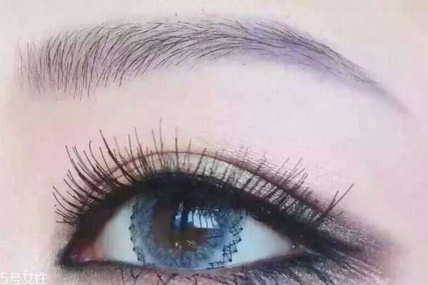 蓝色美瞳配什么眼影？蓝色美瞳适合什么眼妆