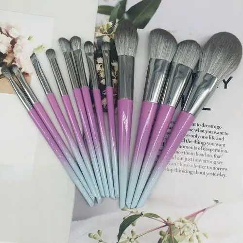 粉底刷能当万毛刷用吗