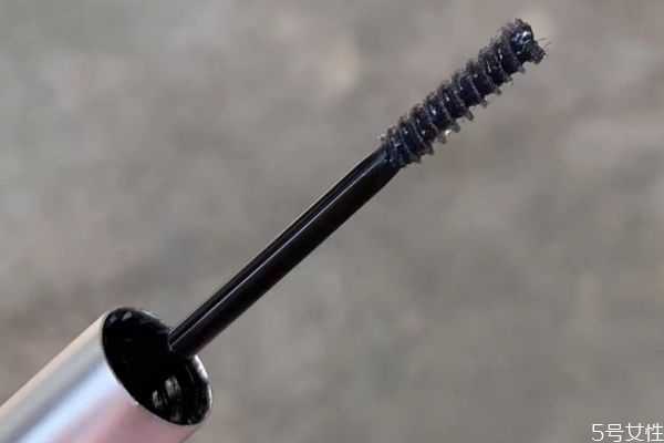 睫毛打底膏有必要吗?睫毛打底和睫毛膏的区别 睫毛打底膏有必要吗?睫毛打底和睫毛膏的区别