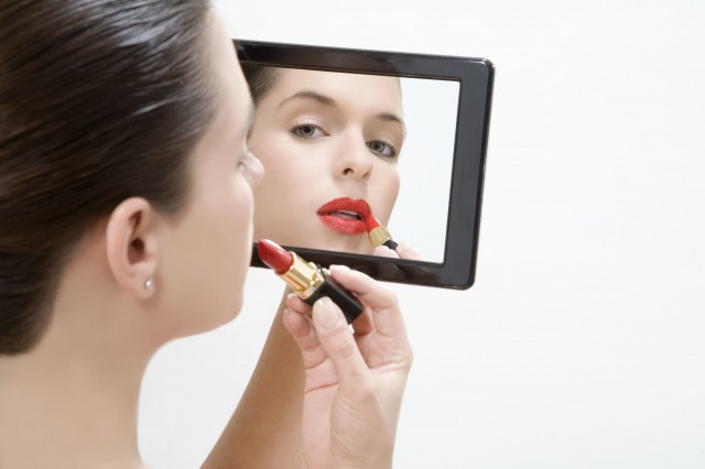 皮肤暗黄适合什么唇色,黄皮肤怎么挑选口红?