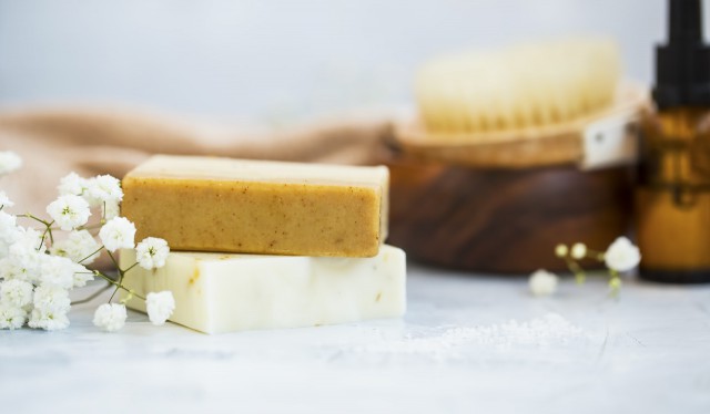 硫磺皂可以洗脸吗,硫磺皂洗脸注意事项