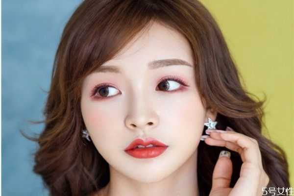 学化妆需要哪些东西?彩妆需要的用品