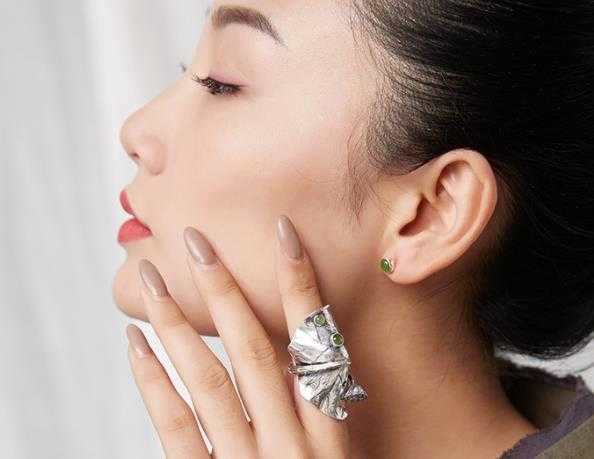 耳钉多久取下来消毒一次