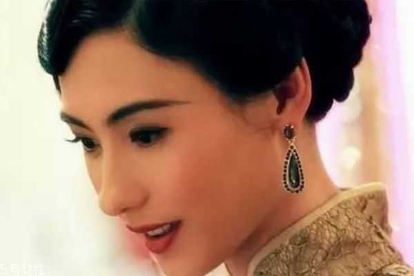 旗袍妆眼影画法