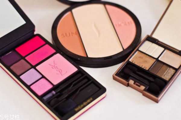 皮肤黄用什么眼影?皮肤暗黄适合什么眼影 皮肤黄用什么眼影?皮肤暗黄适合什么眼影