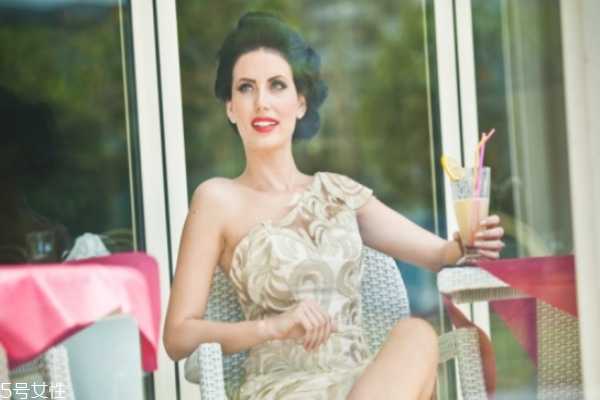 怎样卸妆不伤皮肤