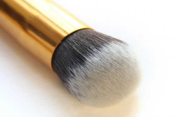 粉底液可以用散粉刷吗?散粉刷与粉底刷有什么区别 粉底液可以用散粉刷吗?散粉刷与粉底刷有什么区别