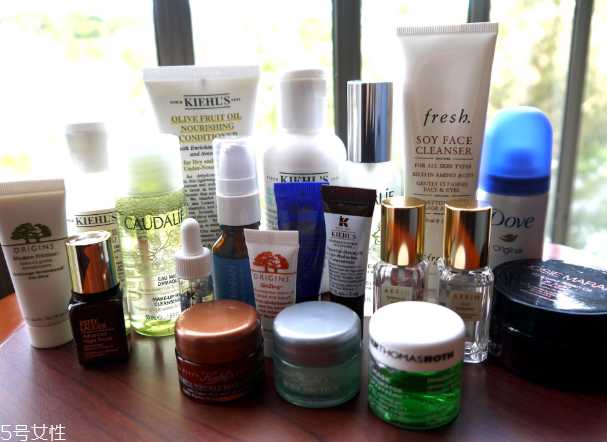 油皮痘痘肌怎么护肤？油皮致痘的4大误区