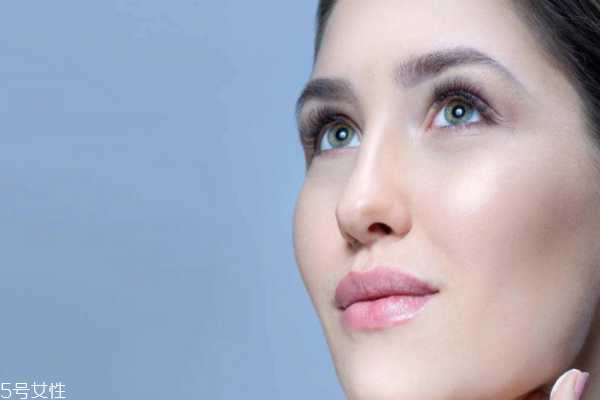 天生泪沟怎么消除 消除眼部泪沟并不难