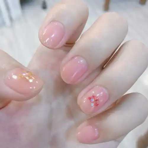 微胶指甲油和普通指甲油区别