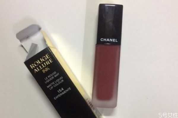 怎么辨别香奈儿154真假?香奈儿唇釉154真假辨别 怎么辨别香奈儿154真假?香奈儿唇釉154真假辨别