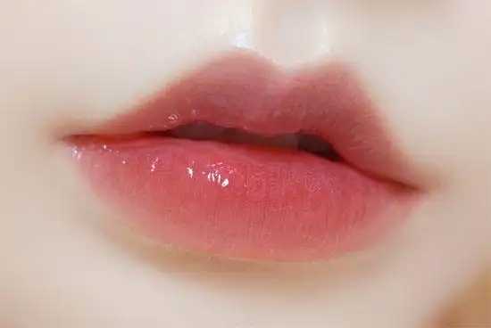 怎样判断唇彩是否变质
