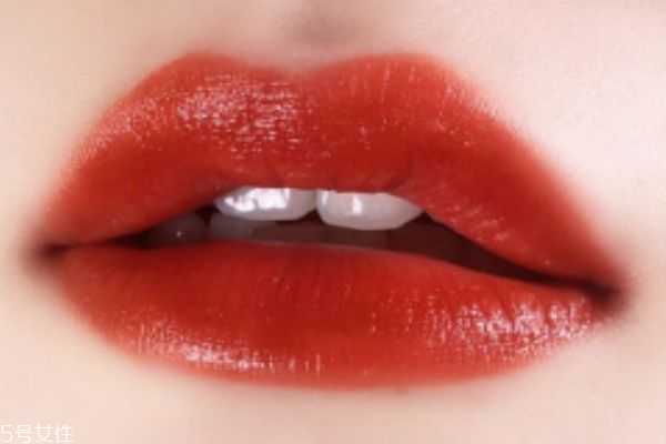 阿玛尼405和402选哪个