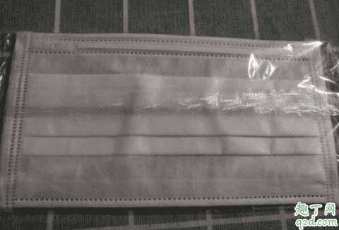 两面都是白色的口罩有用吗 一次性白色口罩的正确戴法6