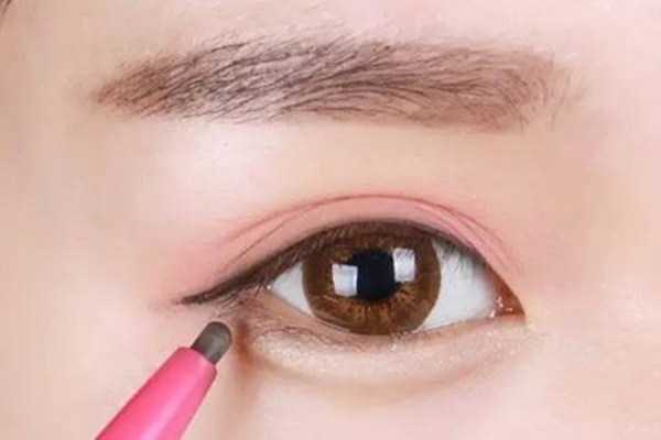 高光棒可以画卧蚕吗？高光棒怎么画卧蚕