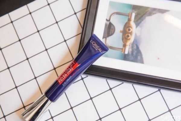 眼霜怎么使用效果最好?涂眼霜时要注意什么 眼霜怎么使用效果最好?涂眼霜时要注意什么