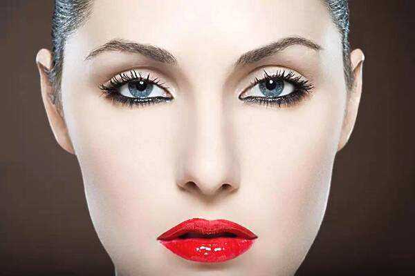 冬天口红用哑光的还是滋润的 口红哑光和滋润有什么不同