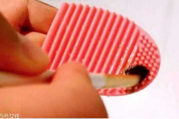 化妆工具如何清洗?怎么洗化妆工具