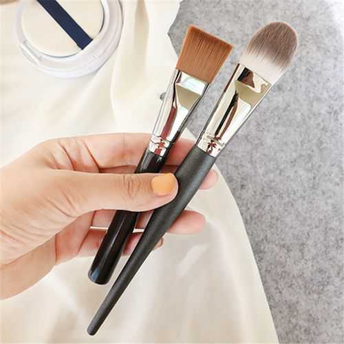 遮瑕刷是硬的吗