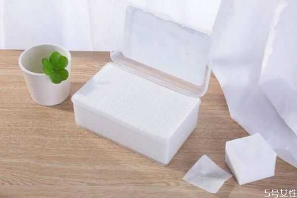 化妆棉需要先用水打湿用吗？化妆棉要打湿用吗