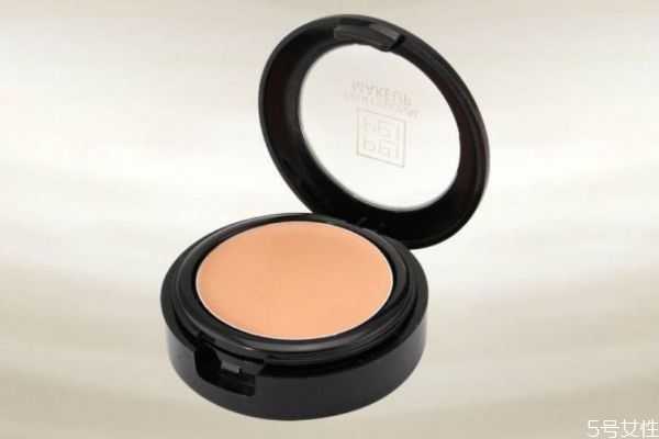 遮瑕膏使用痕迹明显怎么解决？如何正确使用遮瑕膏