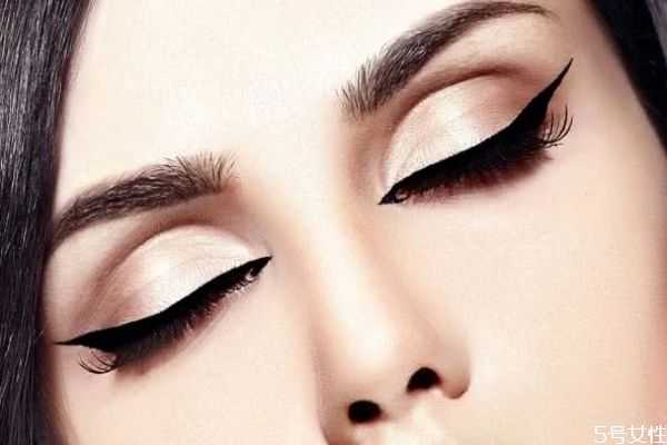 画内眼线好还是外眼线？画内眼线会被看出来吗