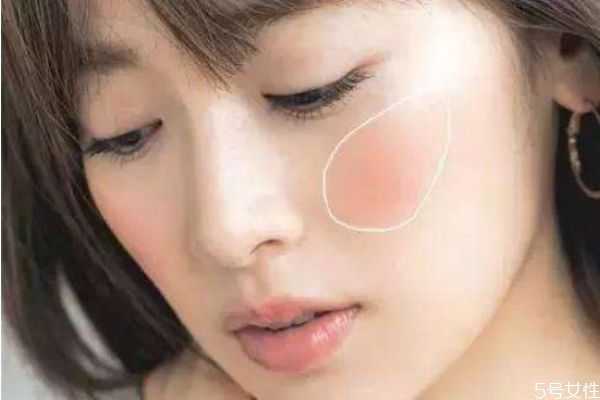 怎么使用腮红画出清爽小女生？腮红怎么使用比较好