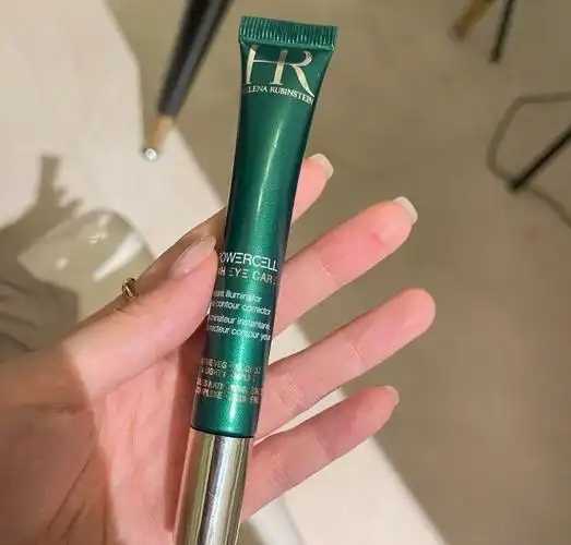 眼部精华成分越多越好吗