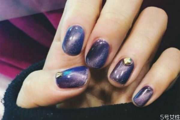 做美甲不打磨能挺多久?影响美甲持久度的因素 做美甲不打磨能挺多久?影响美甲持久度的因素