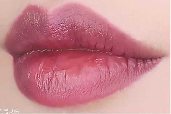 burberry气垫唇釉怎么样? burberry气垫唇釉怎么样?