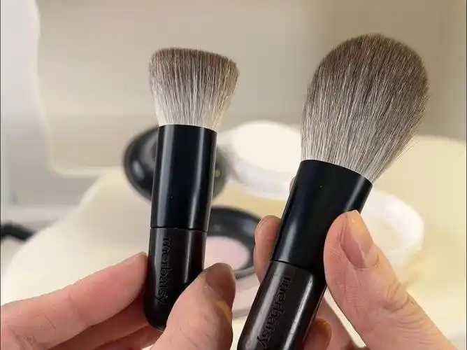 粉底刷可以用来刷腮红吗