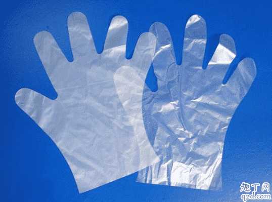 一次性手套用完后洗一下可以再用吗 一次性手套可以用热水烫吗