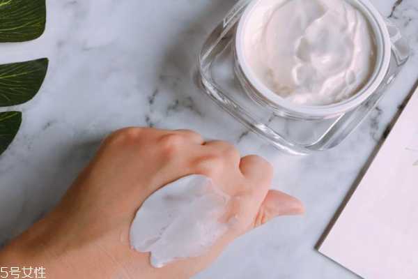 奥伦纳素豆腐霜会致痘吗