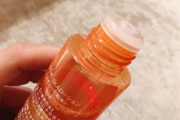 收敛化妆水的作用 收敛化妆水的功效 收敛化妆水的作用 收敛化妆水的功效