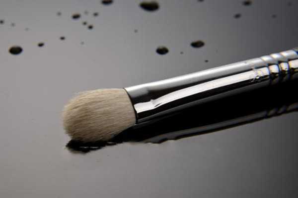 鼻影刷掉毛怎么回事?鼻影刷掉毛的原因 鼻影刷掉毛怎么回事?鼻影刷掉毛的原因