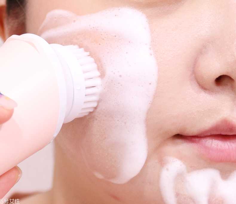 飞利浦洁面仪能卸妆吗？飞利浦迷你洁面仪清洁力测试