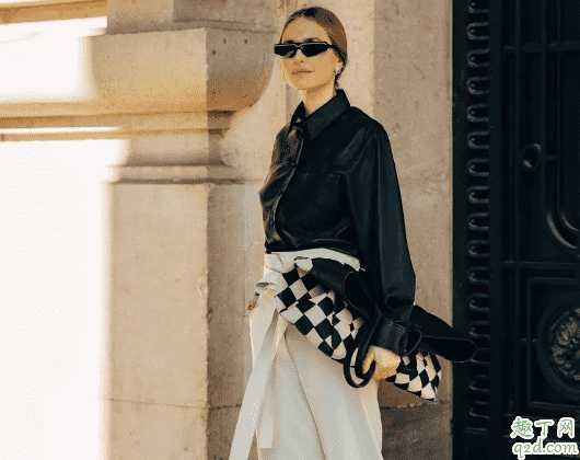 皮衣怎么穿搭 女生秋冬季皮衣搭配技巧9