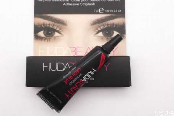 睫毛胶水开封能用多久?睫毛胶水的保质期是多久 睫毛胶水开封能用多久?睫毛胶水的保质期是多久