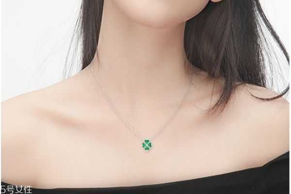 锁骨怎么修容？化妆锁骨怎么画