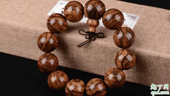 花奇楠是不是就是贡木沉香?沉香和奇楠该怎么区分 花奇楠是不是就是贡木沉香?沉香和奇楠该怎么区分