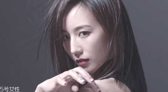 皮肤黑适合什么眉笔？这些颜色最适合你