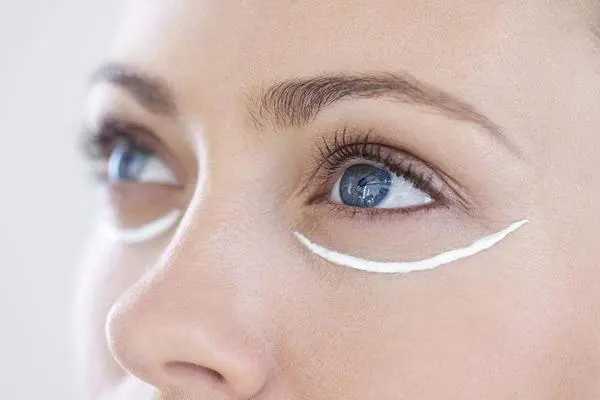 眼霜厚涂和薄涂的区别