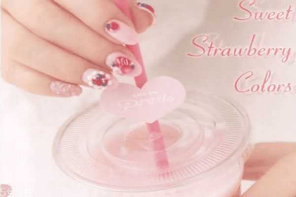 2024年抖音最火的美甲 今年最流行的美甲图片